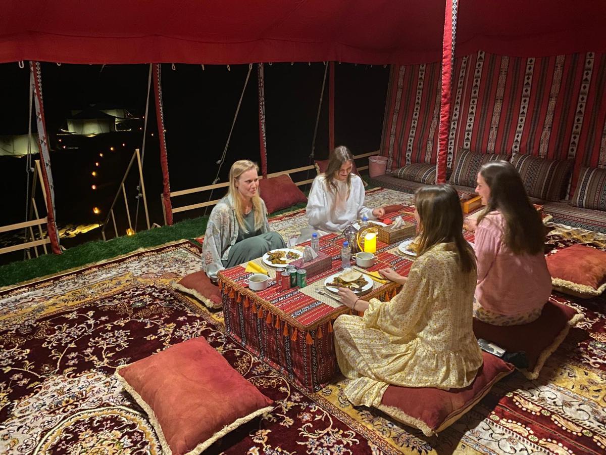 Desert Waves Camp Badīyah Kültér fotó